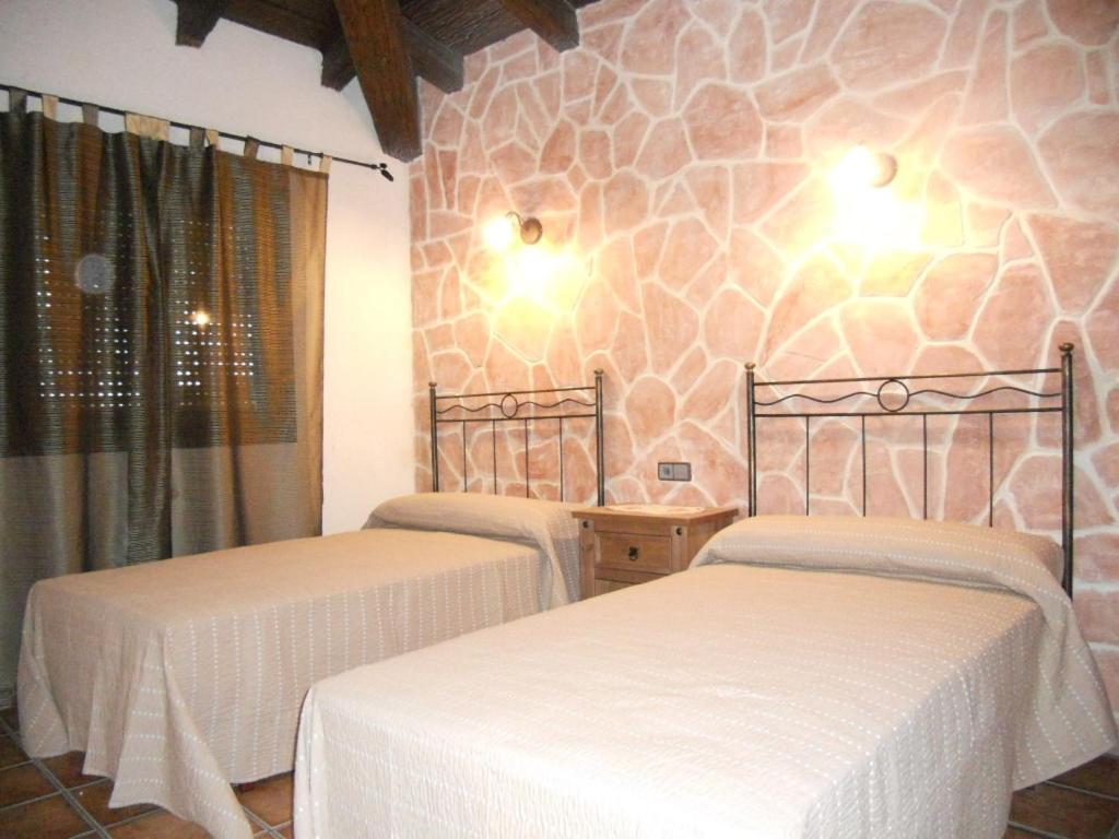 La Cueva Del Lince Guest House Zarza De Granadilla Exterior photo